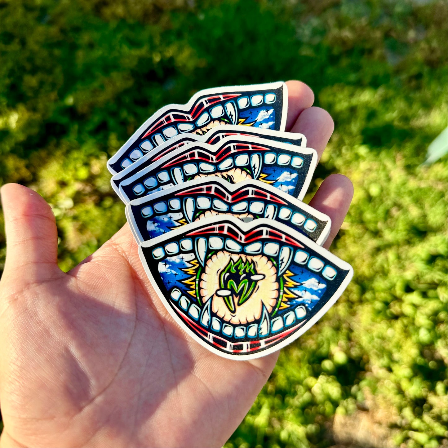 MUNCH/I/ES STICKER